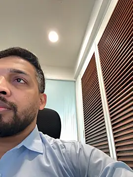 Snapshot of a4ashes chatting on 10-10-25, 05:17 a4ashes online show from 10-10-25, 05:17