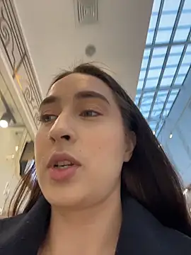 Holly Play online show from 11-19-25, 12:05