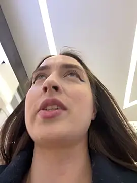 Holly Play online show from 12-19-25, 12:23