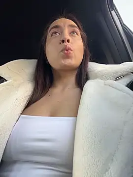 Holly Play online show from 02-07-26, 12:20