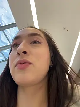 Holly Play online show from 02-12-26, 09:15