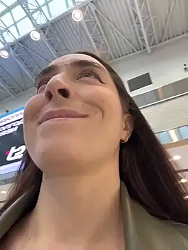 Holly Play online show from 04-14-26, 12:00