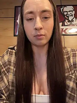 Holly Play online show from 05-19-26, 11:05
