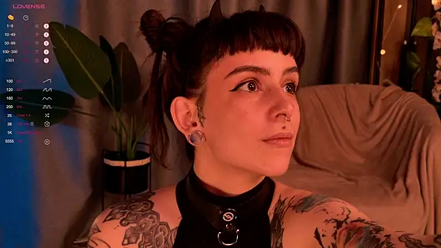 MichaellaMoon online show from 01-10-25, 11:18