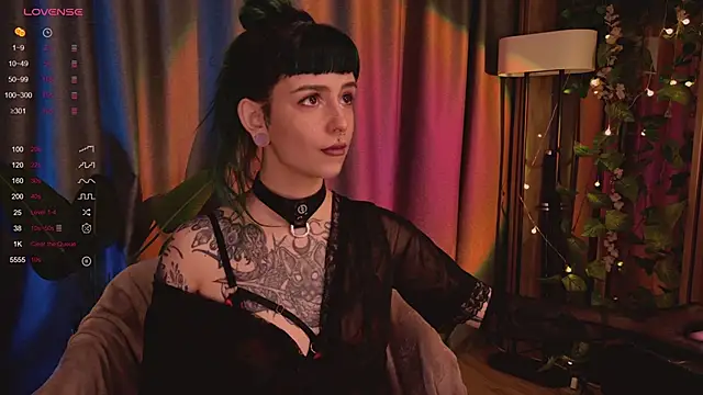 MichaellaMoon online show from 02-05-25, 10:12