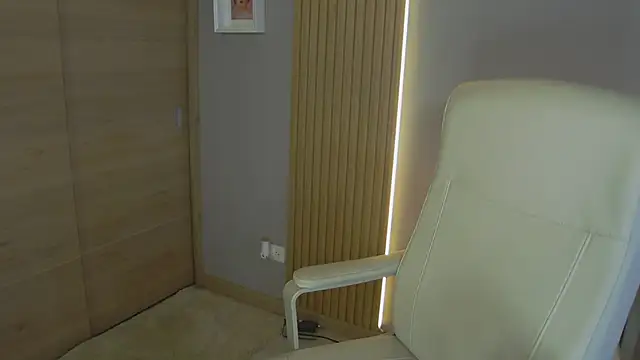 Alessia-miller  online show from 03-17-25, 09:55