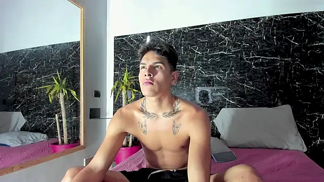 Snapshot of Couplehot__1 chatting on 12-06-24, 03:30 Couplehot 1 online show from 12-06-24, 03:30