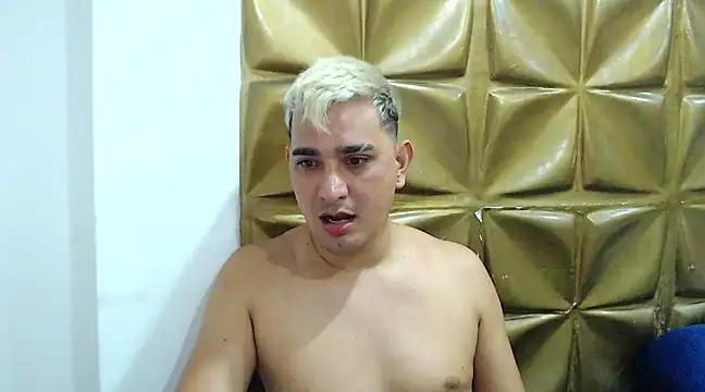 Snapshot of BOYSPEIN chatting on 01-25-25, 04:35 BOYSPEIN online show from 01-25-25, 04:35