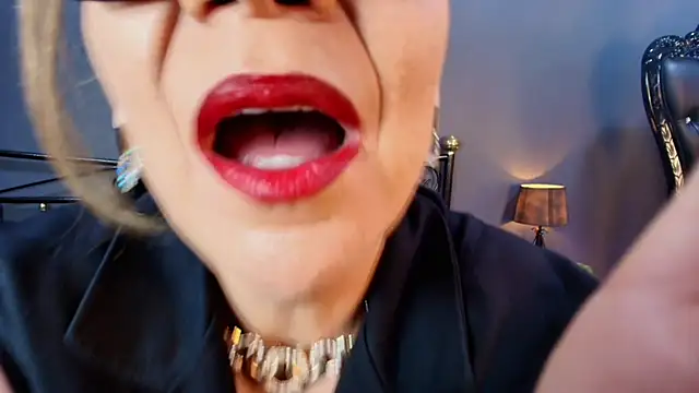 MelaniaKnauss online show from 09-11-25, 08:42