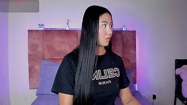 Snapshot of Iris_Thompson_ chatting on 07-01-26, 01:29 Iris Thompson online show from 07-01-26, 01:29