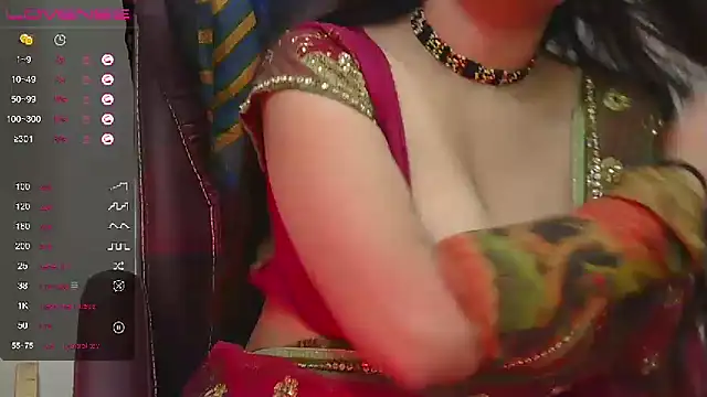 Snapshot of Hoty-Bhabi chatting on 12-15-24, 01:00 Hoty-Bhabi online show from 12-15-24, 01:00