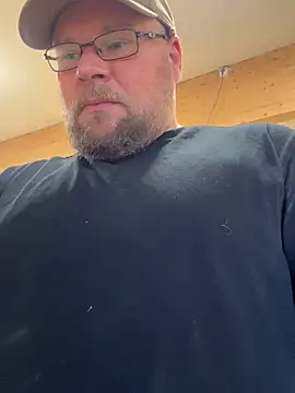 Snapshot of Thenakedjoiner1 chatting on 02-22-26, 03:32 Thenakedjoiner1 online show from 02-22-26, 03:32