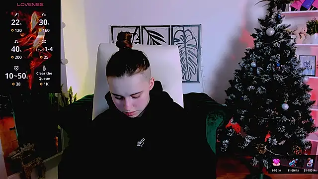 Snapshot of Dolly__Queen_ chatting on 01-13-25, 11:17 Dolly Queen online show from 01-13-25, 11:17