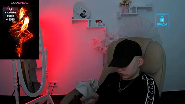 Snapshot of Dolly__Queen_ chatting on 01-23-25, 11:15 Dolly Queen online show from 01-23-25, 11:15