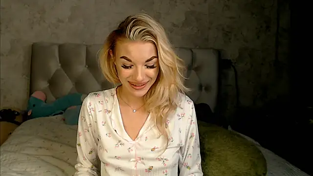 Ella Milla online show from 03-08-26, 08:56