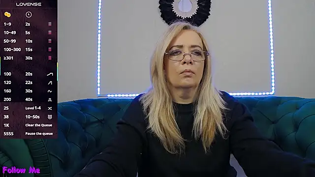 IvanaCharm online show from 11-28-25, 04:37