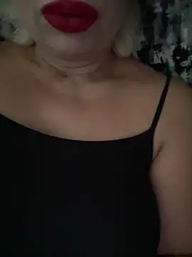 Snapshot of luna_14 chatting on 10-09-25, 10:24 luna 14 online show from 10-09-25, 10:24