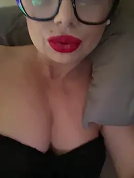 Snapshot of luna_14 chatting on 11-15-25, 01:29 luna 14 online show from 11-15-25, 01:29