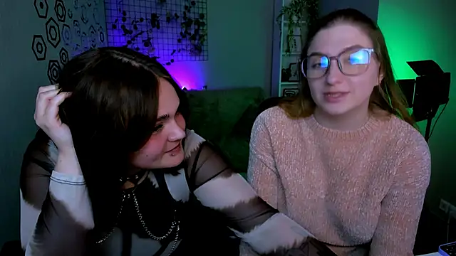 Snapshot of daisy_candy chatting on 10-12-25, 07:57 daisy candy online show from 10-12-25, 07:57