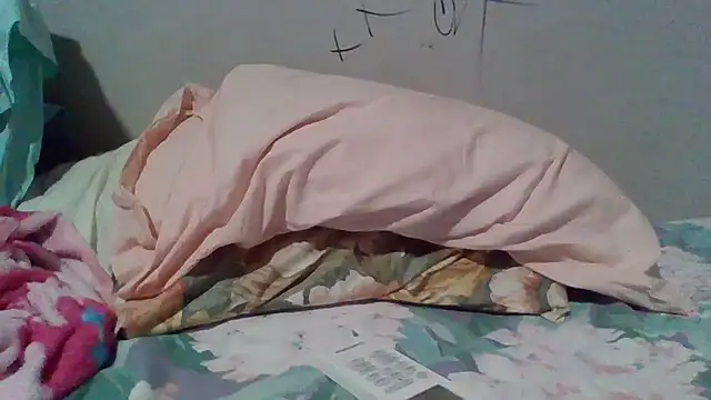 Snapshot of Whiper2024 chatting on 09-30-25, 04:39 Whiper2024 online show from 09-30-25, 04:39