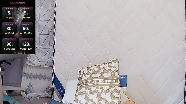 Snapshot of baoer-558 chatting on 10-15-25, 05:29 baoer-558 online show from 10-15-25, 05:29