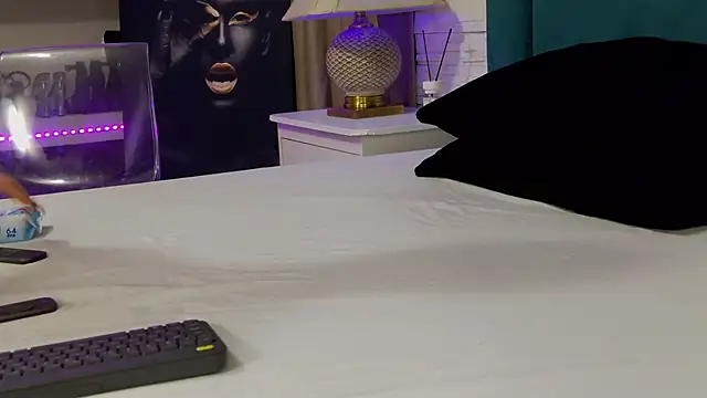 Snapshot of FeetVibe chatting on 02-05-26, 08:41 FeetVibe online show from 02-05-26, 08:41