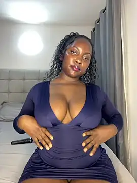 Snapshot of prettiepearl chatting on 06-22-26, 03:25 prettiepearl online show from 06-22-26, 03:25