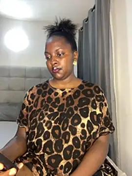 Snapshot of prettiepearl chatting on 06-28-26, 05:35 prettiepearl online show from 06-28-26, 05:35