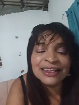 Snapshot of _violetta_- chatting on 06-09-26, 01:39 violetta - online show from 06-09-26, 01:39