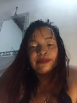 Snapshot of _violetta_- chatting on 06-17-26, 01:30 violetta - online show from 06-17-26, 01:30