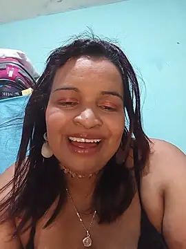 Snapshot of _violetta_- chatting on 06-25-26, 10:58 violetta - online show from 06-25-26, 10:58