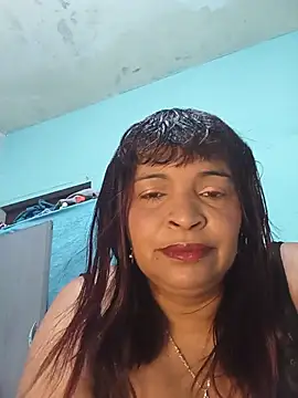 Snapshot of _violetta_- chatting on 07-10-26, 01:32 violetta - online show from 07-10-26, 01:32
