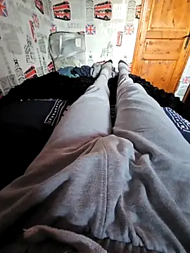 Azerty0911 online show from 11-30-25, 03:27