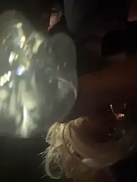 EllaSnow online show from 04-12-26, 07:57