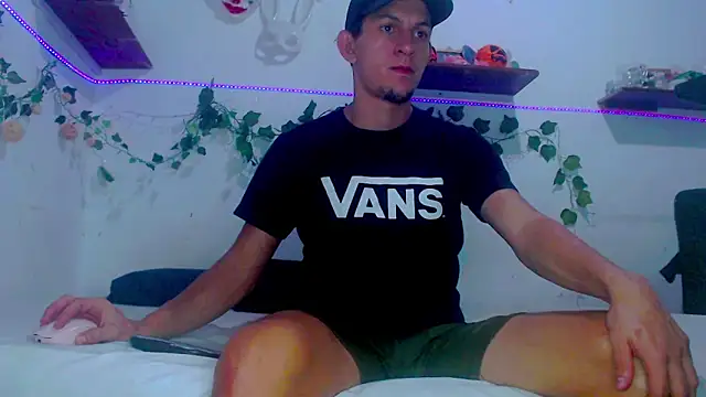 Snapshot of meridandwither chatting on 12-06-24, 12:12 meridandwither online show from 12-06-24, 12:12