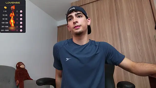 Snapshot of zenn_rush1 chatting on 12-15-24, 12:06 zenn rush1 online show from 12-15-24, 12:06