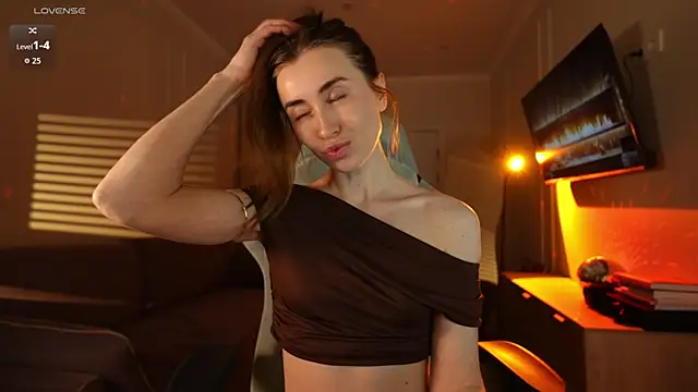 Coconutkittyy online show from 04-22-26, 06:31