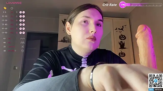 Maria Bowie online show from 10-31-25, 07:53