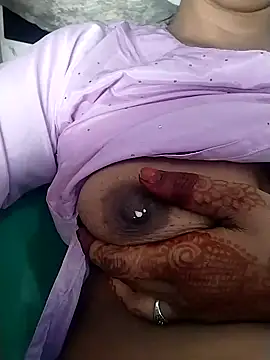 Snapshot of saloni19881 chatting on 09-23-25, 03:53 saloni19881 online show from 09-23-25, 03:53