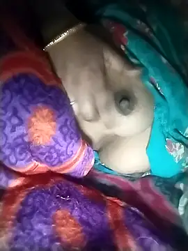 Snapshot of saloni19881 chatting on 02-25-26, 04:22 saloni19881 online show from 02-25-26, 04:22