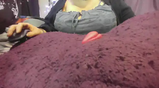 Snapshot of Alli_Kat chatting on 01-04-25, 05:05 Alli Kat online show from 01-04-25, 05:05