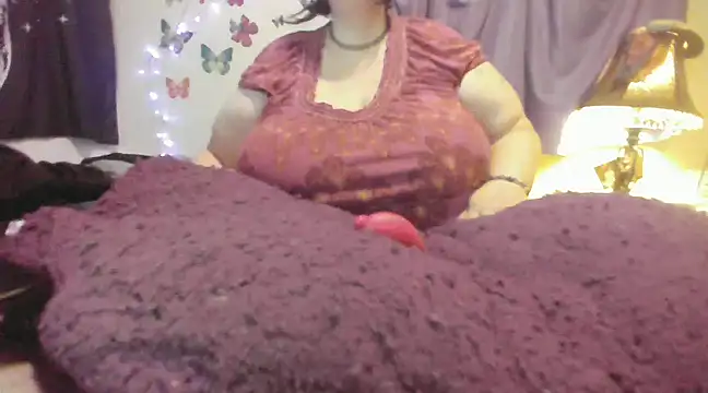 Snapshot of Alli_Kat chatting on 01-26-25, 11:39 Alli Kat online show from 01-26-25, 11:39