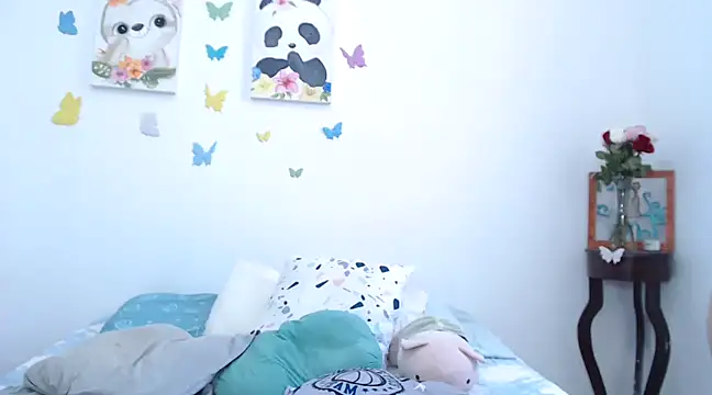 Snapshot of SaraBlosson chatting on 12-09-24, 07:29 SaraBlosson online show from 12-09-24, 07:29