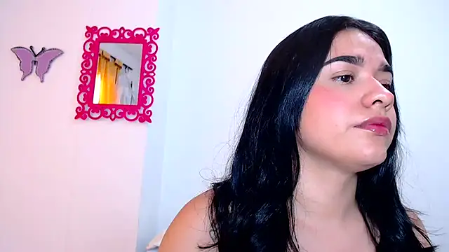 Snapshot of SaraBlosson chatting on 03-17-25, 04:54 SaraBlosson online show from 03-17-25, 04:54