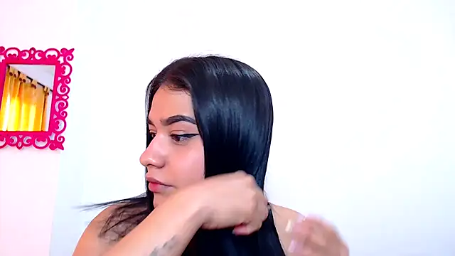 Snapshot of SaraBlosson chatting on 03-20-25, 06:53 SaraBlosson online show from 03-20-25, 06:53