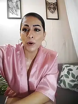 Snapshot of Rosy_sexxx chatting on 02-01-26, 08:29 Rosy sexxx online show from 02-01-26, 08:29