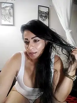 Snapshot of Rosy_sexxx chatting on 03-15-26, 08:26 Rosy sexxx online show from 03-15-26, 08:26