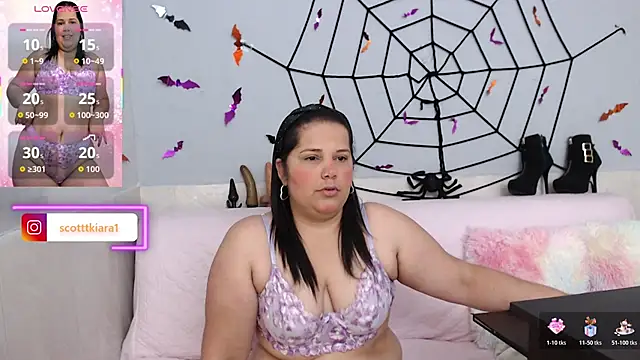 kiara scottt online show from 10-23-25, 08:46