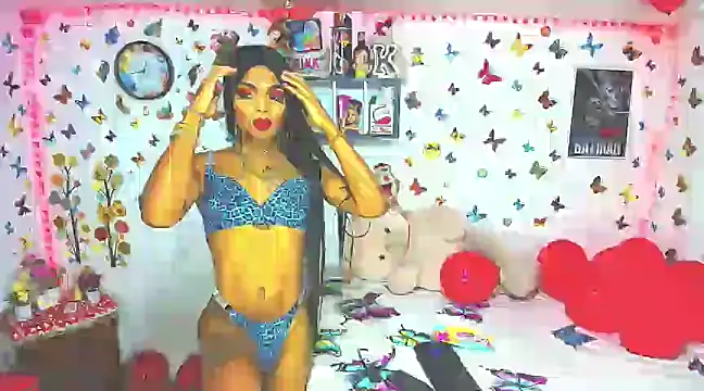 Snapshot of marianaoficial249701 chatting on 02-15-25, 06:33 marianaoficial249701 online show from 02-15-25, 06:33