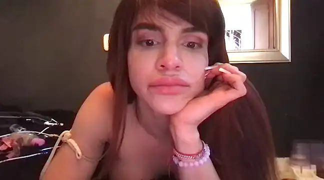 Snapshot of Spoiiiled chatting on 01-18-25, 05:04 Spoiiiled online show from 01-18-25, 05:04